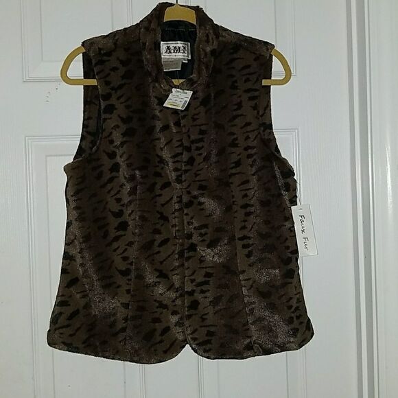 AMX leopard cheetah  print faux fur vest Sz L NWT - Picture 1 of 3